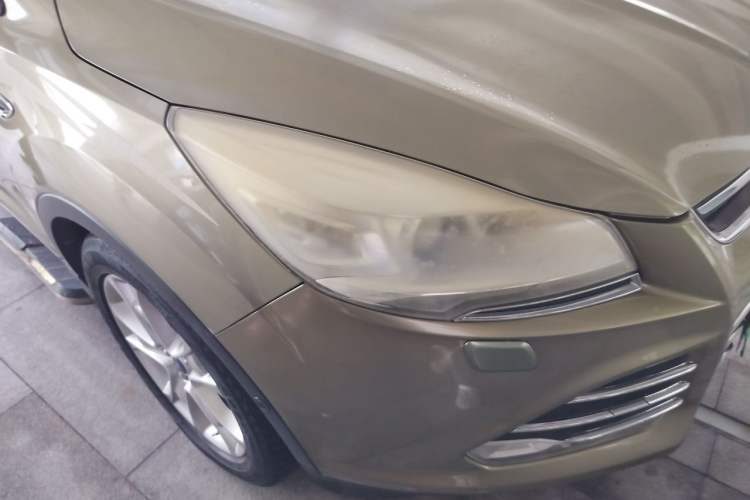 Used Ford Kuga 2013 2.0L GTDi Four-Wheel Drive Premium Model Right Front Headlight