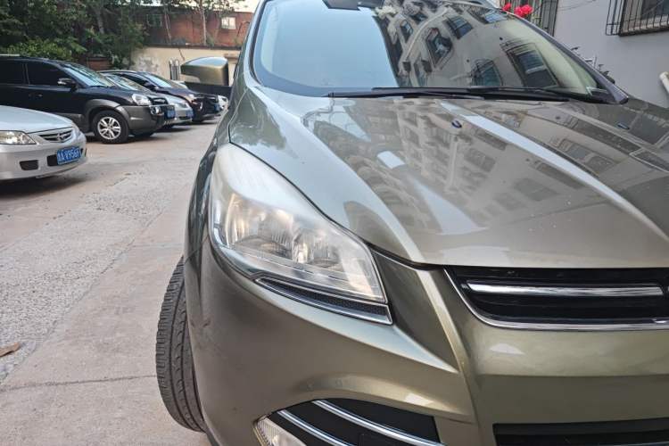 Used Ford Kuga 2013 1.6L GTDi 4x4 Elite Model Right Front Headlight