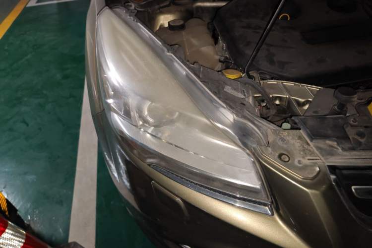 Used Ford Kuga 2013 2.0L GTDi Four-Wheel Drive Premium Model Right Front Headlight