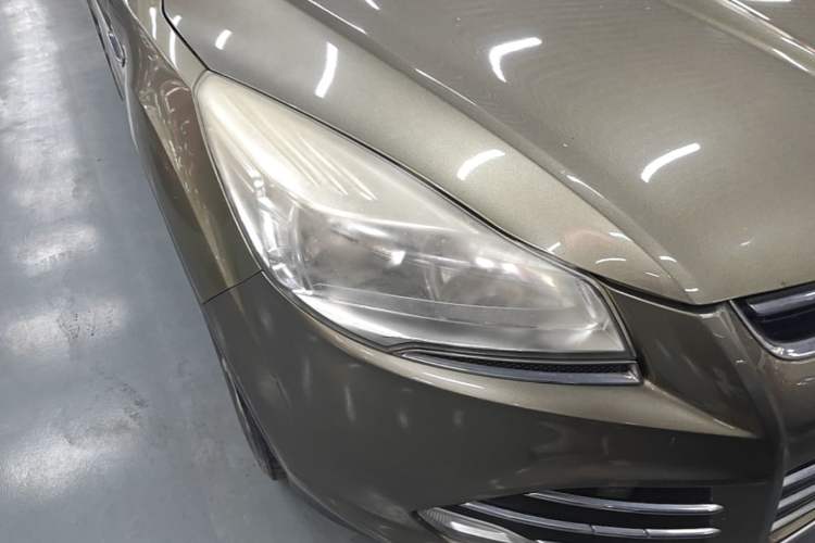 Used Ford Kuga 2013 1.6L GTDi 4x4 Elite Model Right Front Headlight