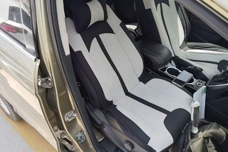 Used Ford Kuga 2013 2.0L GTDi Four-Wheel-Drive Sport Model Right Front Seat