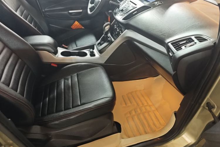 Used Ford Kuga 2013 1.6L GTDi Two-Wheel-Drive Comfort Model Right Front Seat