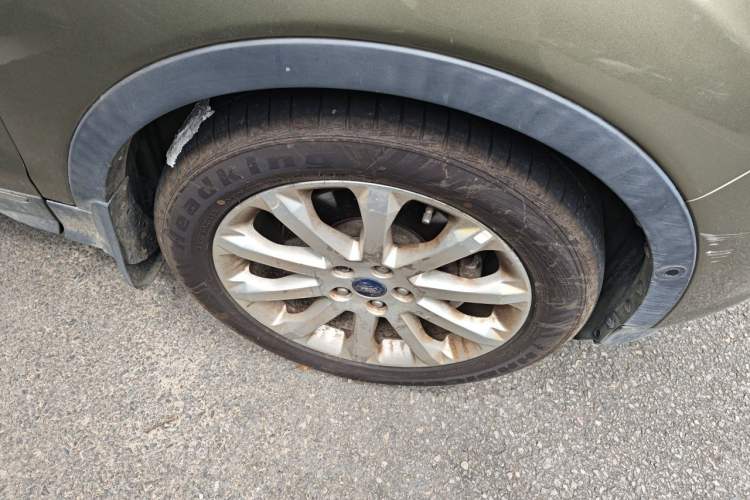 Used Ford Kuga 2013 2.0L GTDi Four-Wheel Drive Premium Model Right Front Wheel Hub