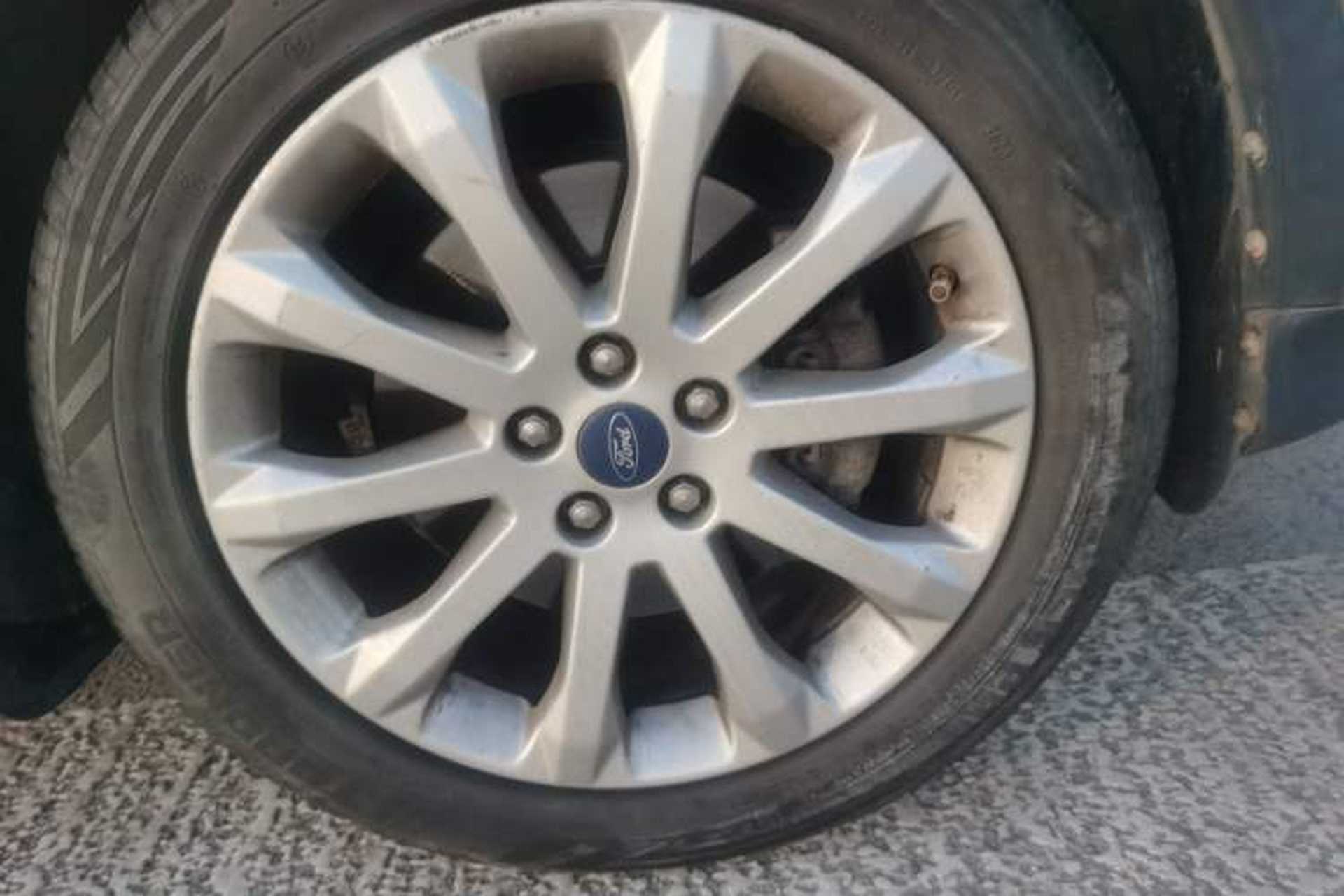 Used Ford Kuga 2013 1.6L GTDi 4x4 Elite Model Right Front Wheel Hub