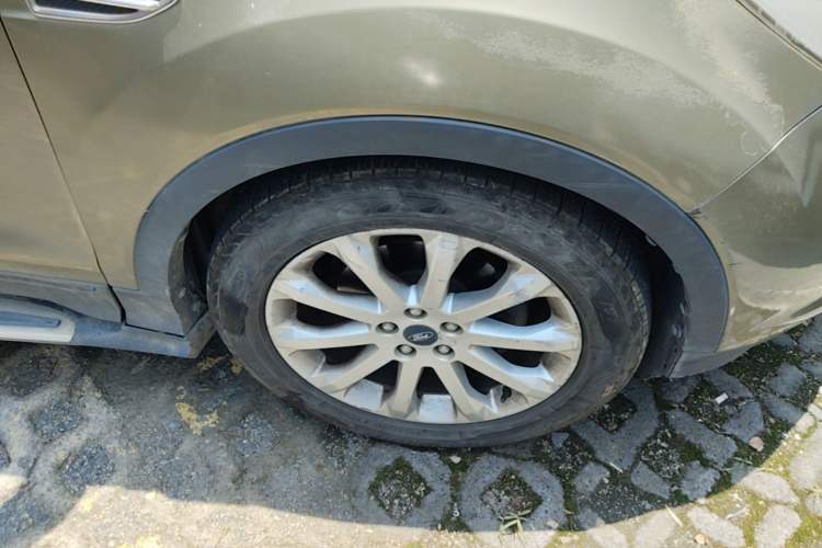 Used Ford Kuga 2013 1.6L GTDi Two-Wheel-Drive Trend Model Right Front Wheel Hub