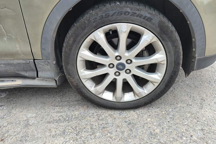 Used Ford Kuga 2013 1.6L GTDi Two-Wheel-Drive Comfort Model Right Front Wheel Hub