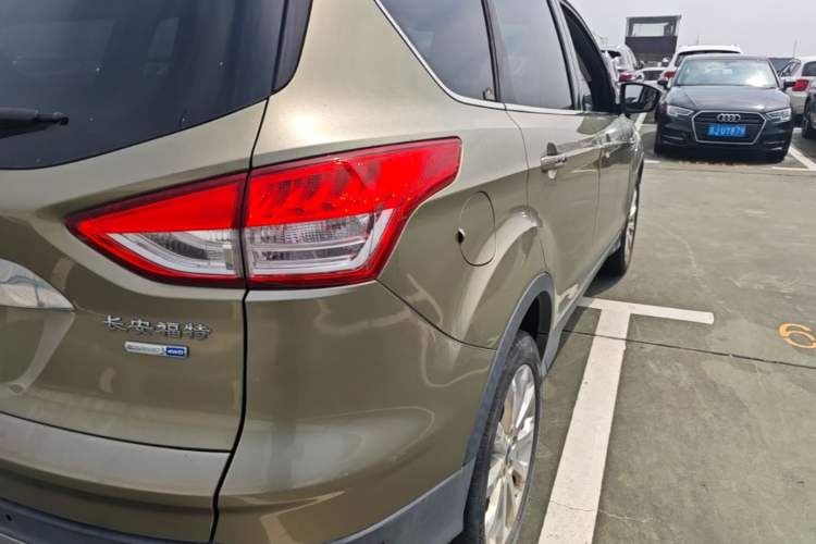 Used Ford Kuga 2013 2.0L GTDi Four-Wheel Drive Premium Model Right Rear Taillight
