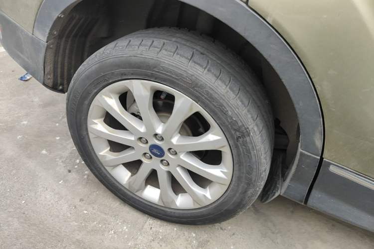 Used Ford Kuga 2013 2.0L GTDi Four-Wheel Drive Premium Model Right Rear Wheel Hub