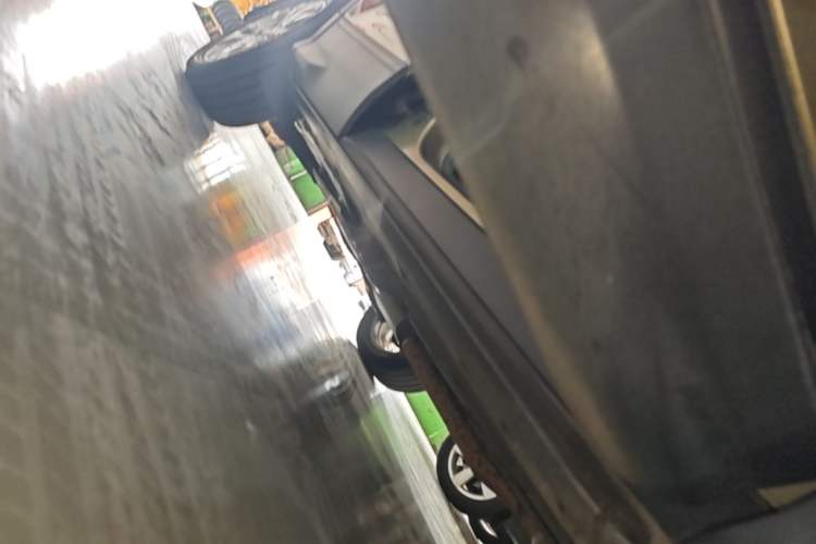 Used Ford Kuga 2013 1.6L GTDi Two-Wheel-Drive Comfort Model Right Side Sill