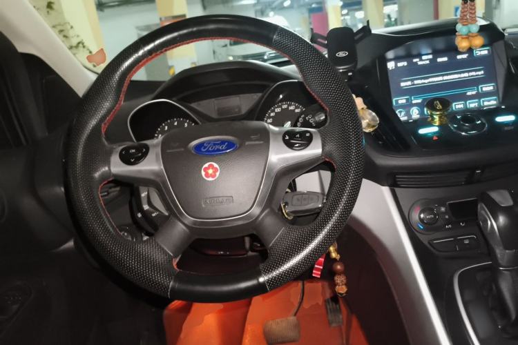 Used Ford Kuga 2013 1.6L GTDi Two-Wheel-Drive Trend Model Steering Wheel