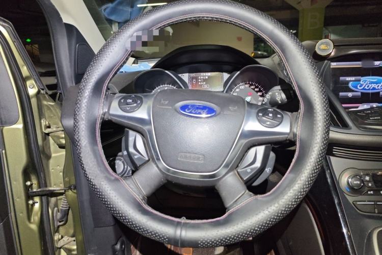 Used Ford Kuga 2013 2.0L GTDi Four-Wheel-Drive Sport Model Steering Wheel