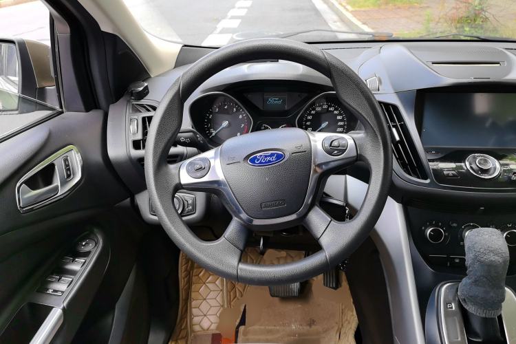 Used Ford Kuga 2013 1.6L GTDi Two-Wheel-Drive Comfort Model Steering Wheel