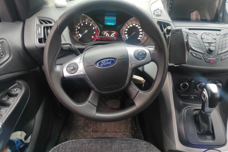 Used Ford Kuga 2013 1.6L GTDi Two-Wheel-Drive Comfort Model Steering Wheel