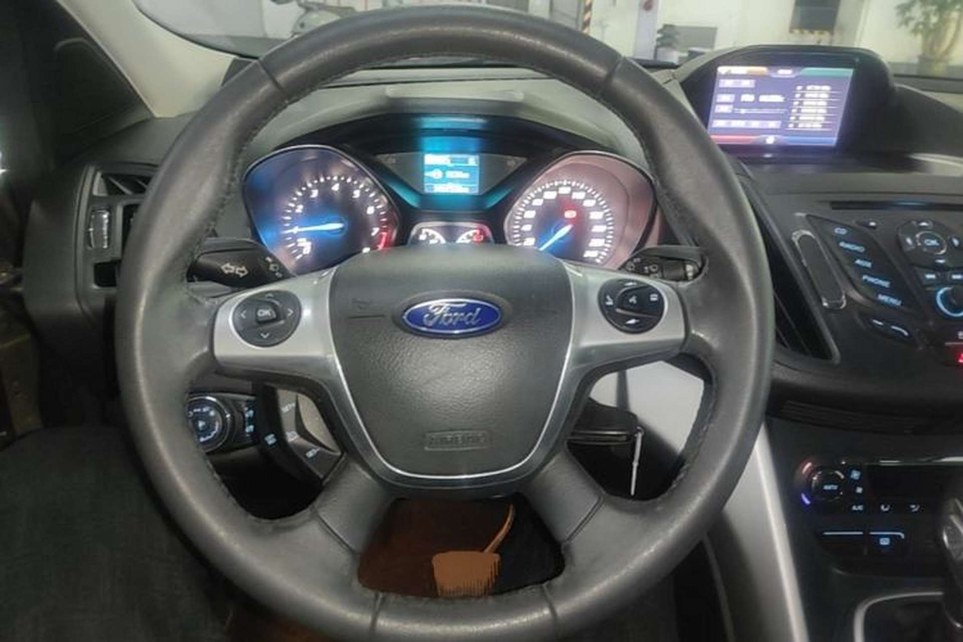 Used Ford Kuga 2013 1.6L GTDi Two-Wheel-Drive Trend Model Steering Wheel