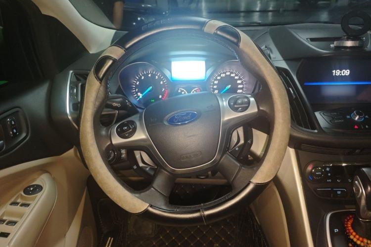 Used Ford Kuga 2013 1.6L GTDi 4x4 Elite Model Steering Wheel