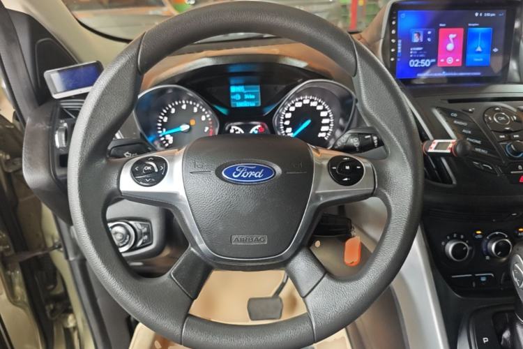 Used Ford Kuga 2013 1.6L GTDi Two-Wheel-Drive Comfort Model Steering Wheel