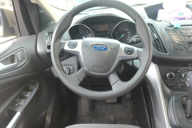 Used Ford Kuga 2013 1.6L GTDi Two-Wheel-Drive Comfort Model Steering Wheel