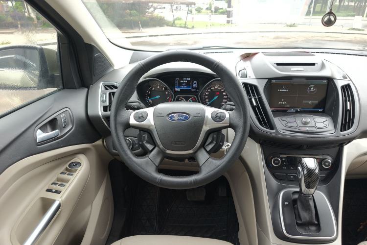 Used Ford Kuga 2013 2.0L GTDi Four-Wheel-Drive Elite Model Steering Wheel