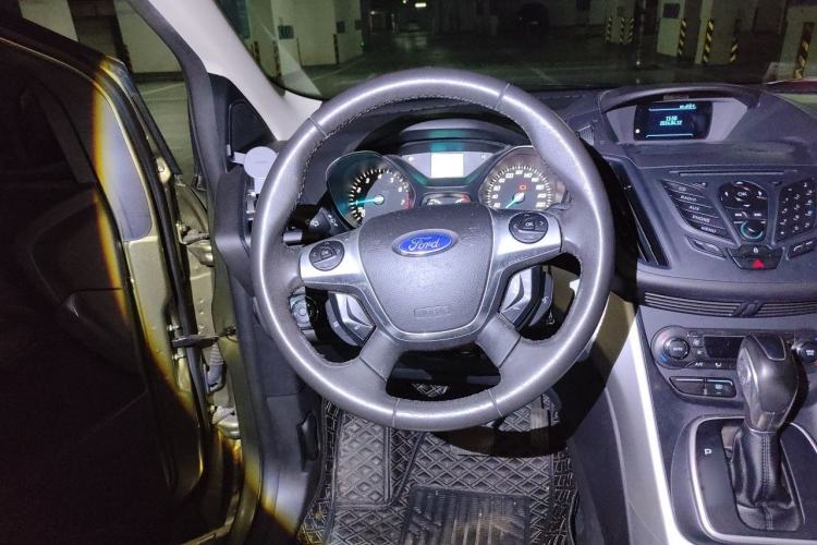 Used Ford Kuga 2013 1.6L GTDi Two-Wheel-Drive Trend Model Steering Wheel