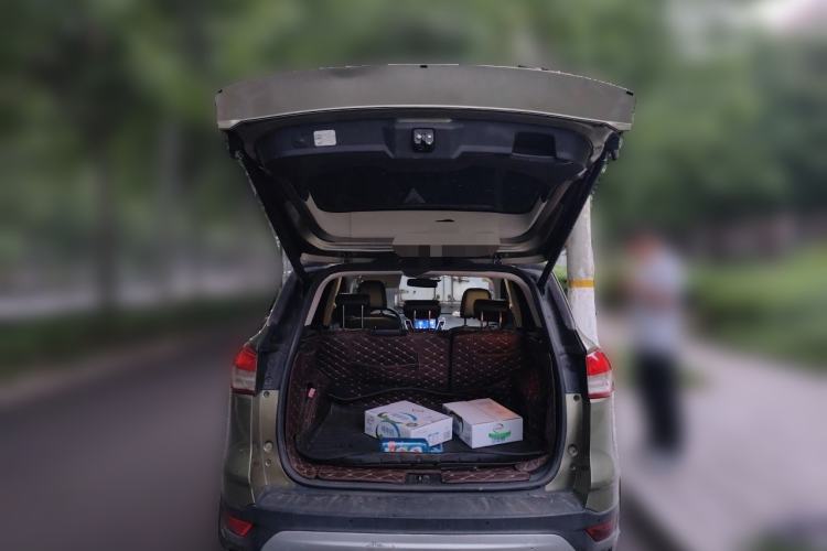 Used Ford Kuga 2013 2.0L GTDi Four-Wheel-Drive Sport Model Trunk