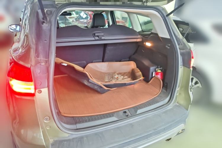 Used Ford Kuga 2013 1.6L GTDi Two-Wheel-Drive Trend Model Trunk