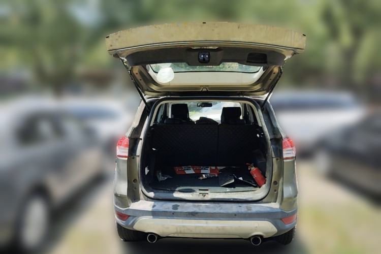 Used Ford Kuga 2013 1.6L GTDi Two-Wheel-Drive Trend Model Trunk