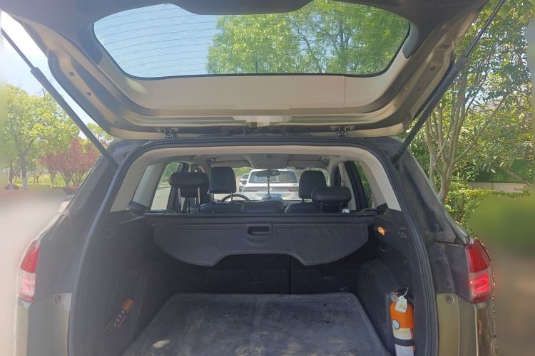 Used Ford Kuga 2013 1.6L GTDi Two-Wheel-Drive Comfort Model Trunk