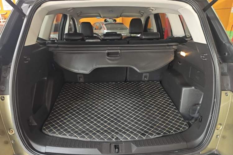 Used Ford Kuga 2013 1.6L GTDi Two-Wheel-Drive Comfort Model Trunk