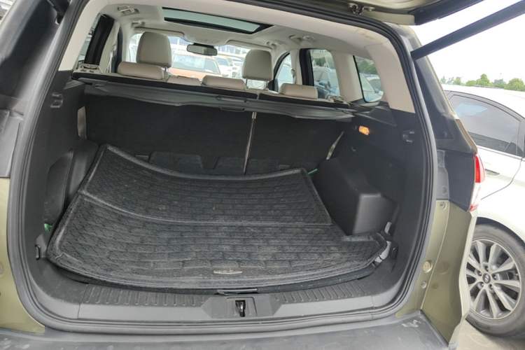 Used Ford Kuga 2013 2.0L GTDi Four-Wheel Drive Premium Model Trunk