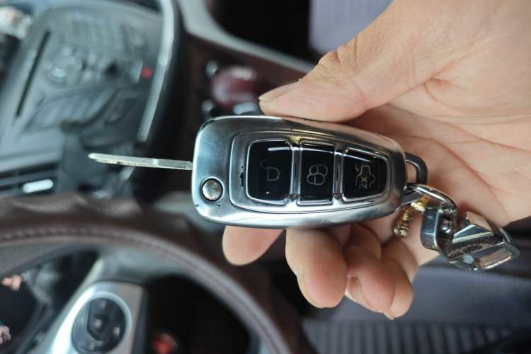 Used Ford Kuga 2013 1.6L GTDi Two-Wheel-Drive Comfort Model Vehicle Key