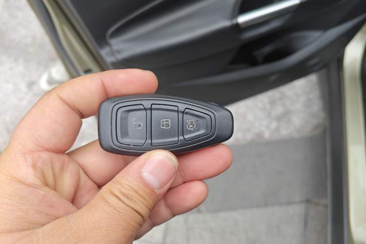 Used Ford Kuga 2013 2.0L GTDi Four-Wheel Drive Premium Model Vehicle Key