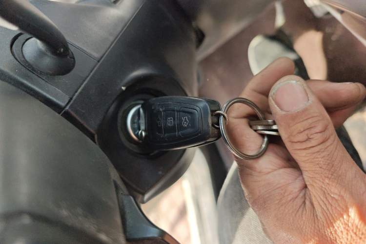 Used Ford Kuga 2013 1.6L GTDi Two-Wheel-Drive Trend Model Vehicle Key