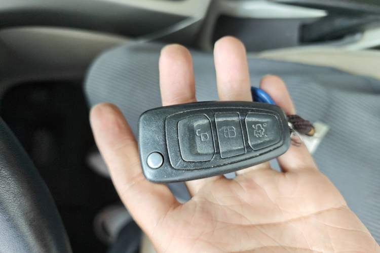 Used Ford Kuga 2013 2.0L GTDi Four-Wheel-Drive Elite Model Vehicle Key