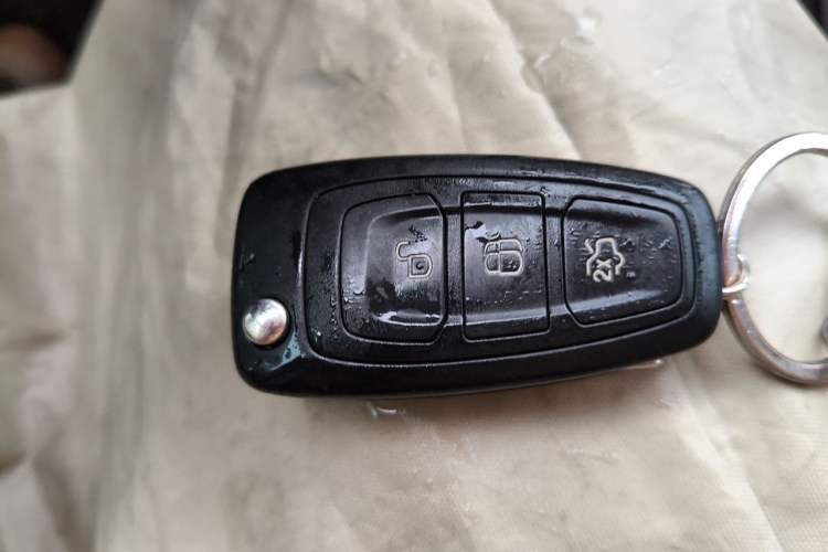 Used Ford Kuga 2013 1.6L GTDi Two-Wheel-Drive Trend Model Vehicle Key