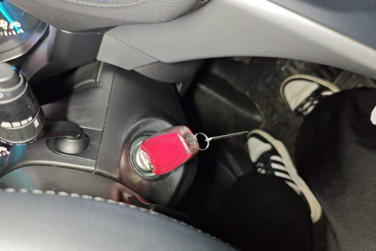 Used Ford Kuga 2013 1.6L GTDi Two-Wheel-Drive Trend Model Vehicle Key