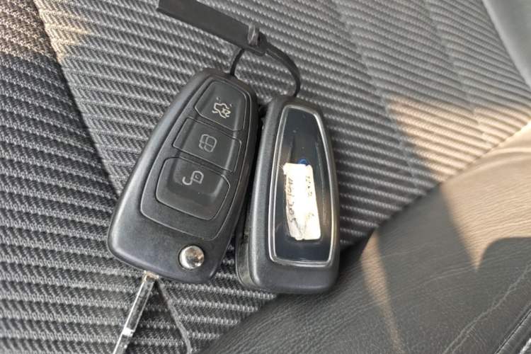 Used Ford Kuga 2013 1.6L GTDi Two-Wheel-Drive Trend Model Vehicle Key