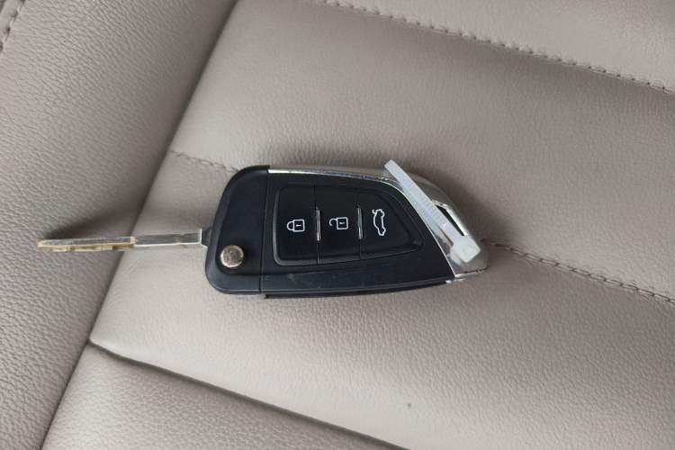 Used Ford Kuga 2013 2.0L GTDi Four-Wheel-Drive Elite Model Vehicle Key