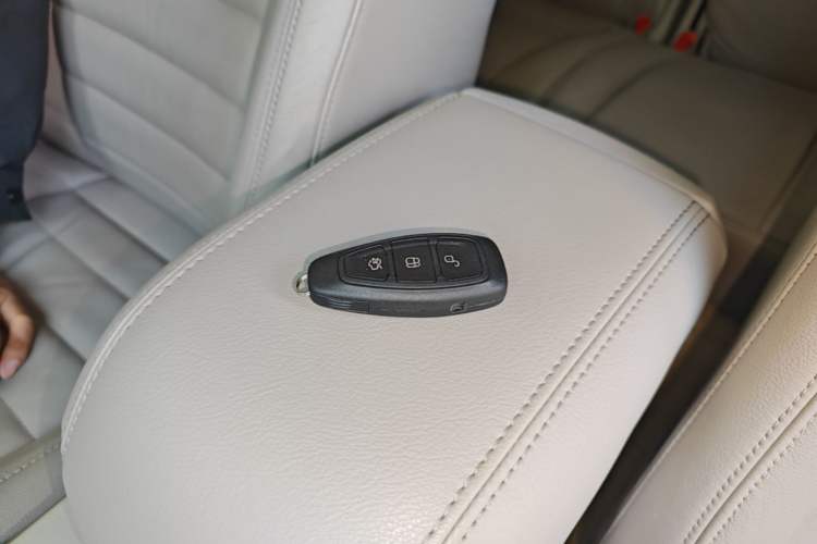 Used Ford Kuga 2013 2.0L GTDi Four-Wheel Drive Premium Model Vehicle Key