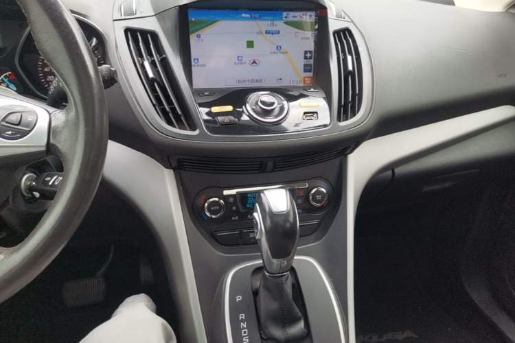Used Ford Kuga 2015 1.5L GTDi Two-Wheel Drive Fashion Edition Audio And AC Panel