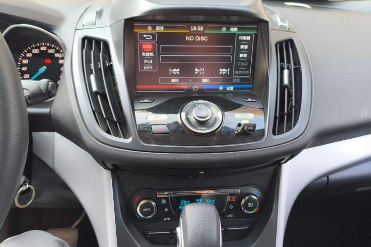 Used Ford Kuga 2015 1.5L GTDi Two-Wheel-Drive Comfort Model Audio And AC Panel