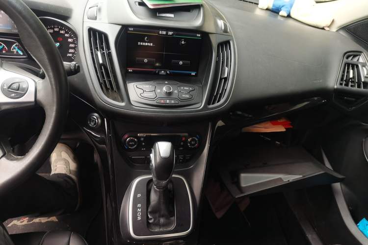 Used Ford Kuga 2015 2.0L GTDi Four-Wheel-Drive Sport Model Audio And AC Panel