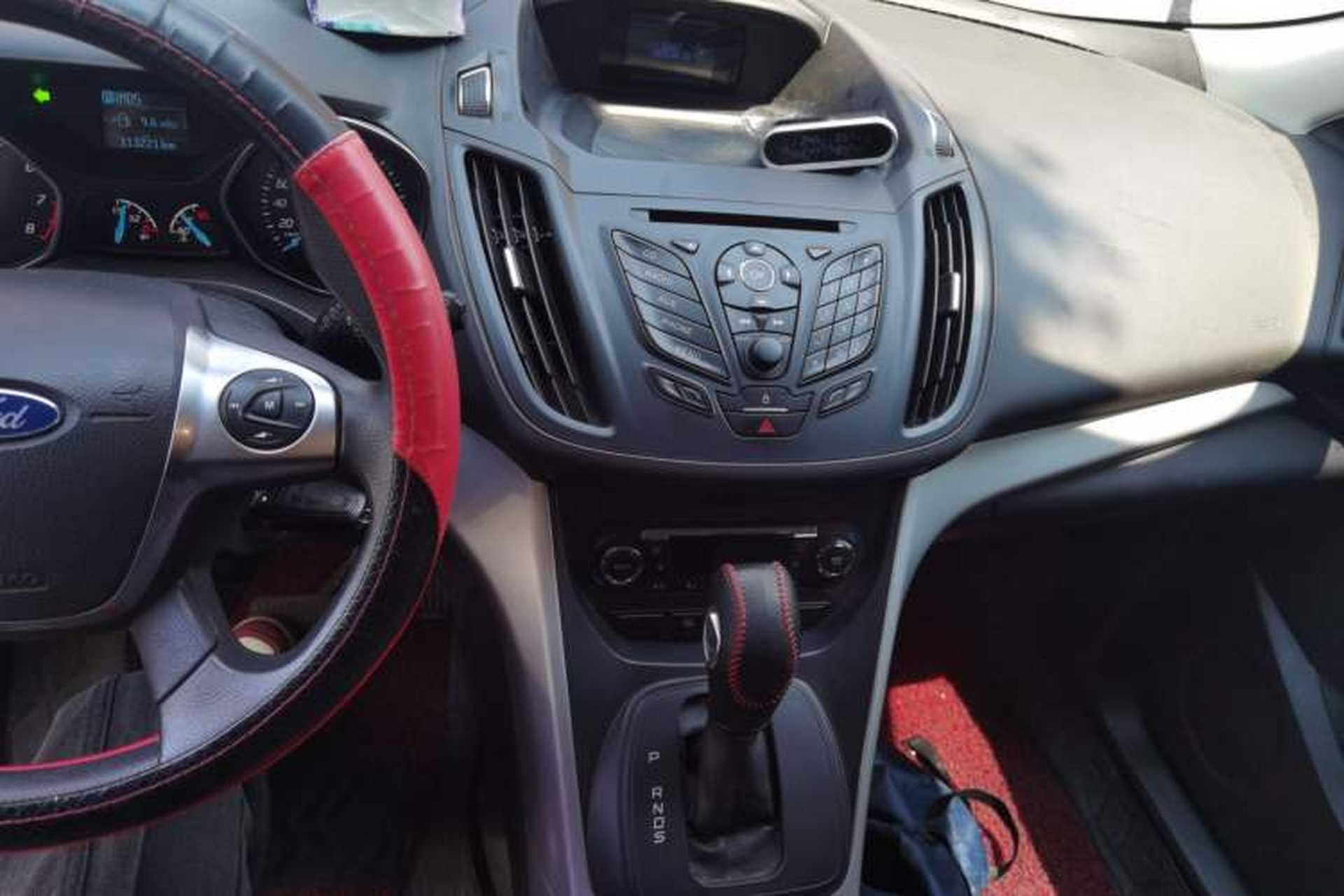Used Ford Kuga 2015 1.5L GTDi Two-Wheel-Drive Comfort Model Audio And AC Panel