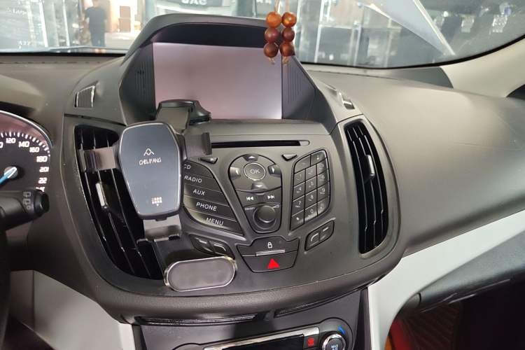 Used Ford Kuga 2015 1.5L GTDi Two-Wheel Drive Fashion Edition Audio And AC Panel