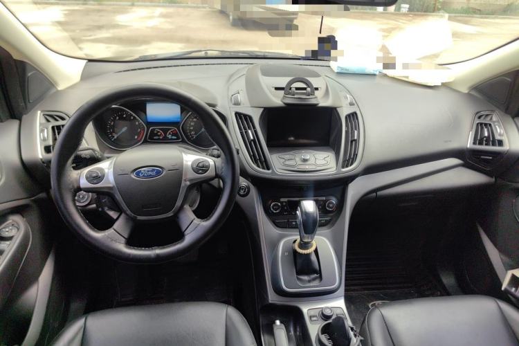 Used Ford Kuga 2015 1.5L GTDi Four-Wheel-Drive Elite Model Center Console