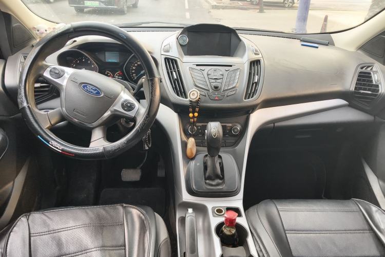 Used Ford Kuga 2015 1.5L GTDi Two-Wheel-Drive Comfort Model Center Console