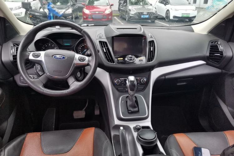 Used Ford Kuga 2015 1.5L GTDi Two-Wheel Drive Fashion Edition Center Console