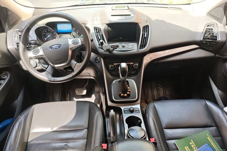 Used Ford Kuga 2015 1.5L GTDi Four-Wheel-Drive Elite Model Center Console