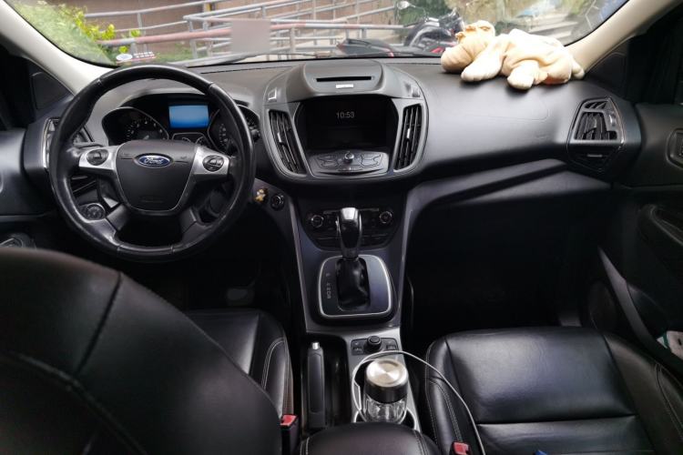 Used Ford Kuga 2015 1.5L GTDi Four-Wheel-Drive Elite Model Center Console