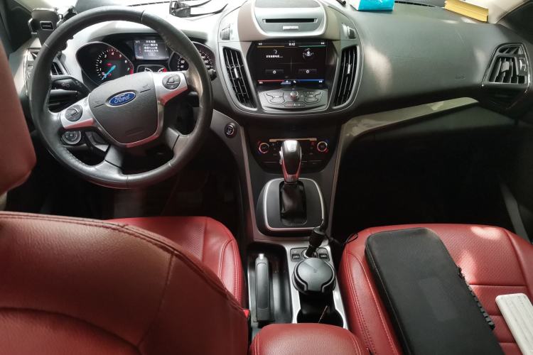 Used Ford Kuga 2015 1.5L GTDi Four-Wheel-Drive Elite Model Center Console