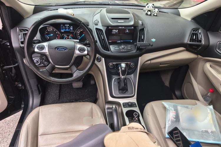 Used Ford Kuga 2015 1.5L GTDi Four-Wheel-Drive Elite Model Center Console